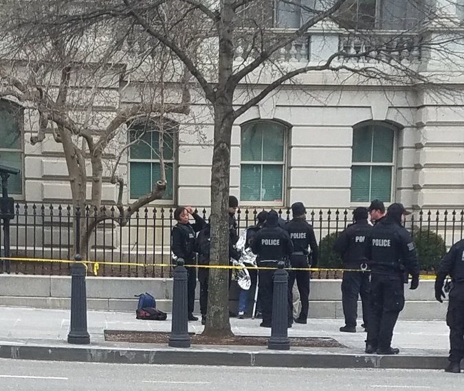 «Ντου» στην αυτοκινητοπομπή του Τραμπ - Δύο τραυματίες (Photo) - Media