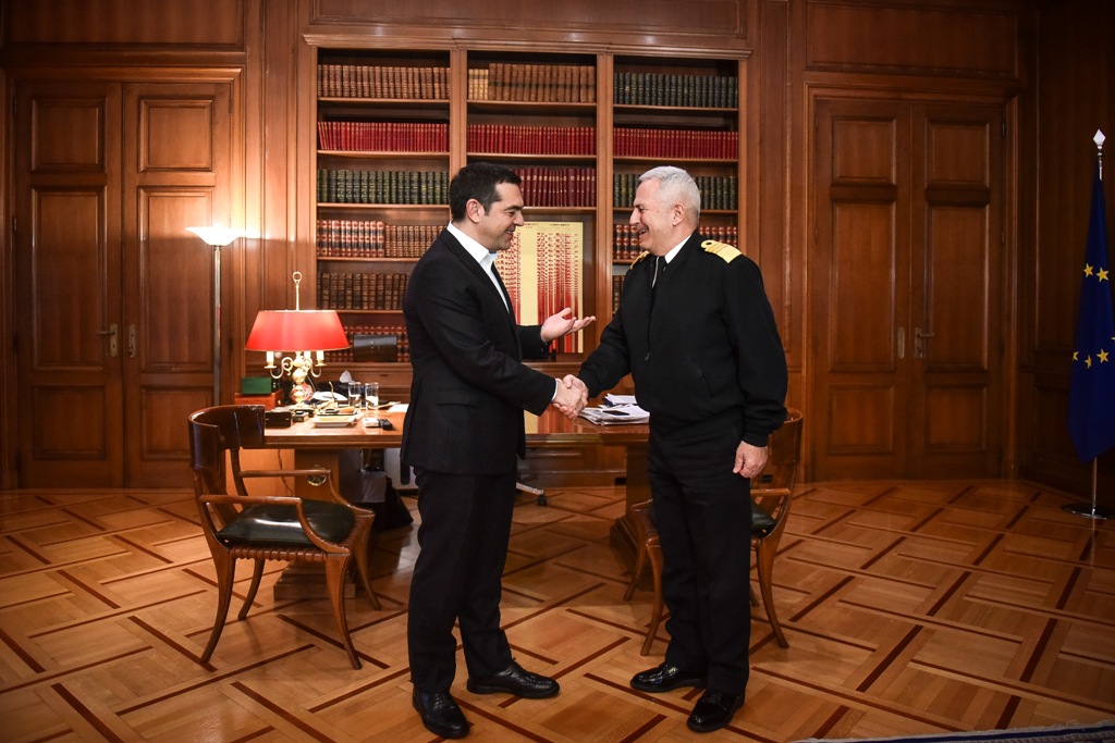 Νέος Υπουργός Άμυνας ο ναύαρχος Ευάγγελος Αποστολάκης (Video) - Media