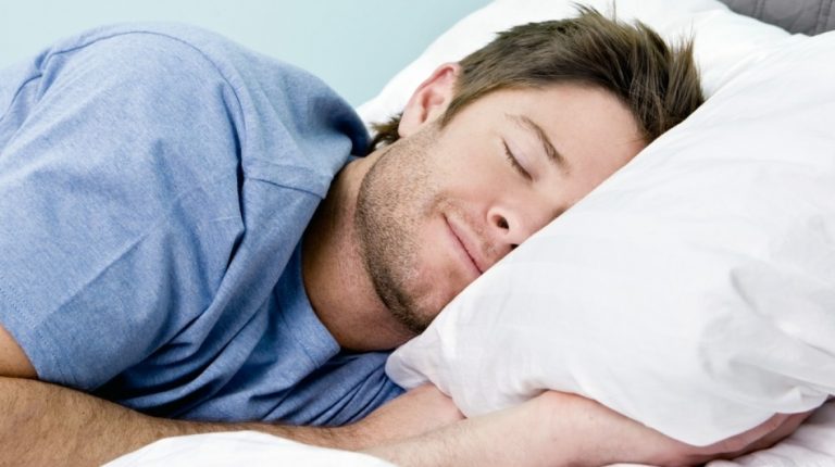 Κοιμάστε πολύ το μεσημέρι αλλά δυσκολεύεστε το βράδυ; Δείτε από ποια σοβαρή ασθένεια κινδυνεύετε - Media