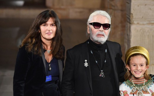 Ποια είναι η διάδοχος του Λάγκερφλεντ στον οίκο Chanel (Photos) - Media