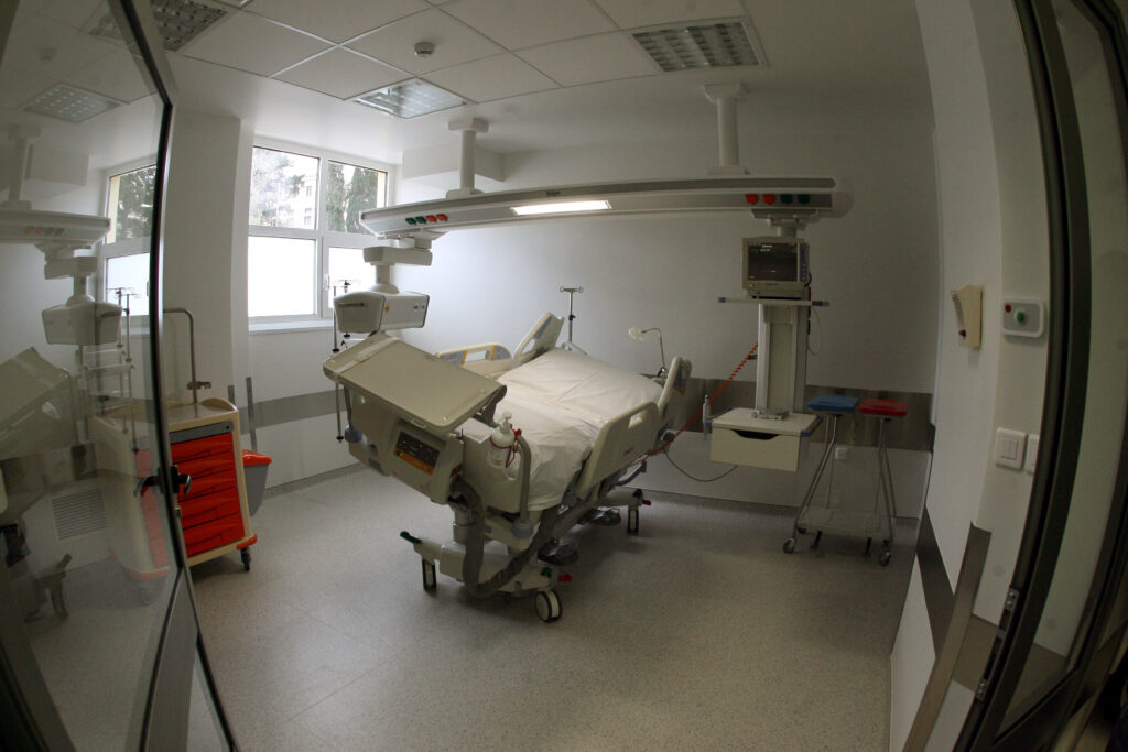 Είκοσι νεκροί μέσα σε μία εβδομάδα και δεκάδες ασθενείς διασωληνωμένοι από τη γρίπη - Media