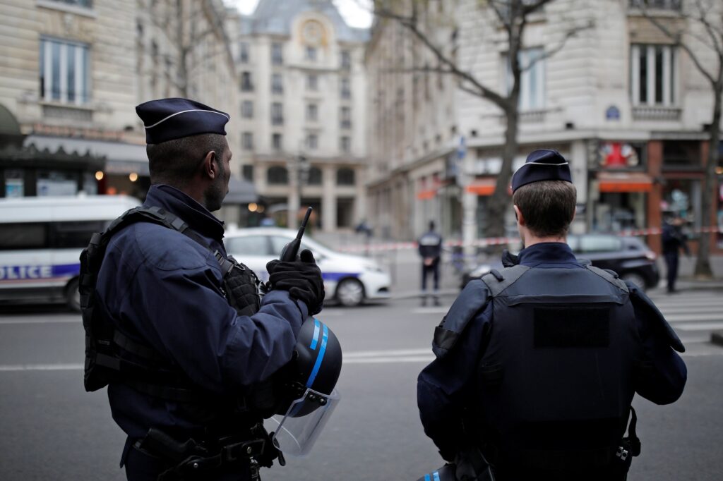 Τρόμος στο Παρίσι - Επίθεση με οξύ στο μετρό της γαλλικής πρωτεύουσας - Media
