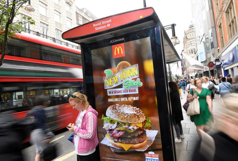 Το Λονδίνο απαγόρευσε τον πειρασμό των junk food στα μέσα μαζικής μεταφοράς - Media