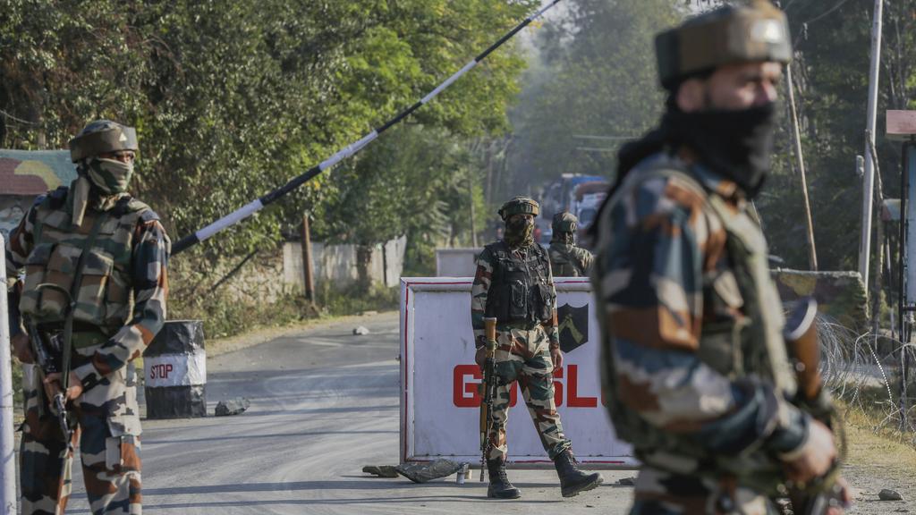 Τεταμένο το κλίμα στη μεθόριο Ινδίας και Πακιστάν μετά τους 40 νεκρούς - «Αν δεχτούμε επίθεση θα απαντήσουμε» - Media
