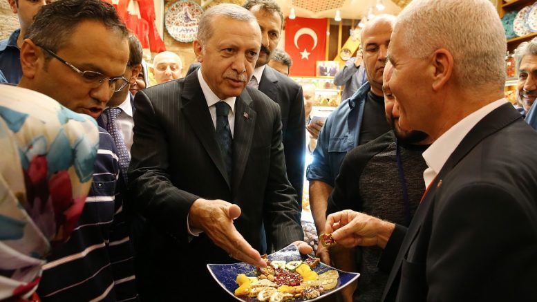 Φθηνότερες μελιτζάνες και πιπεριές τάζει ο Ερντογάν ενόψει εκλογών - Media