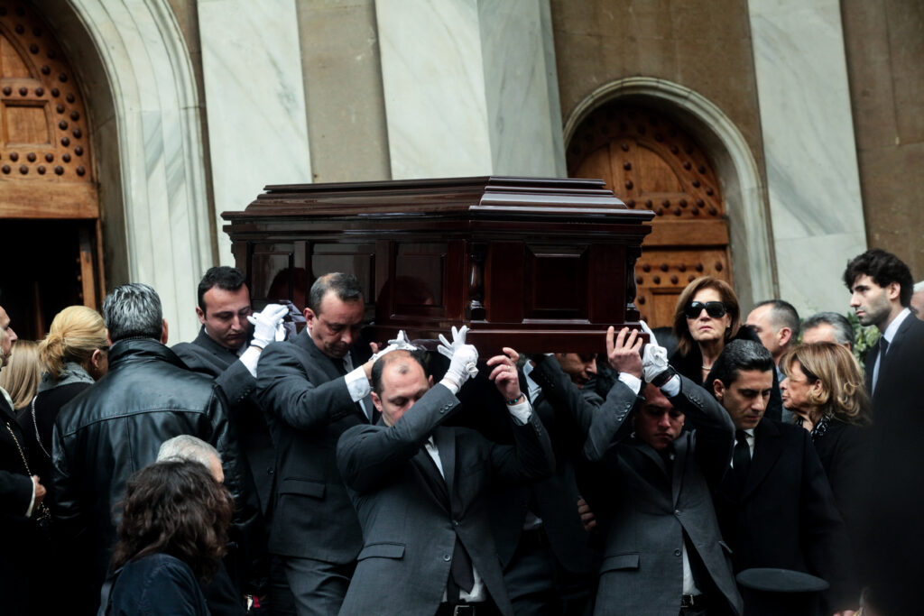 Ύστατο χαίρε στον «πατριάρχη» της ακτοπλοΐας Περικλή Παναγόπουλο από πλήθος πολιτικών και επιχειρηματιών (photos) - Media