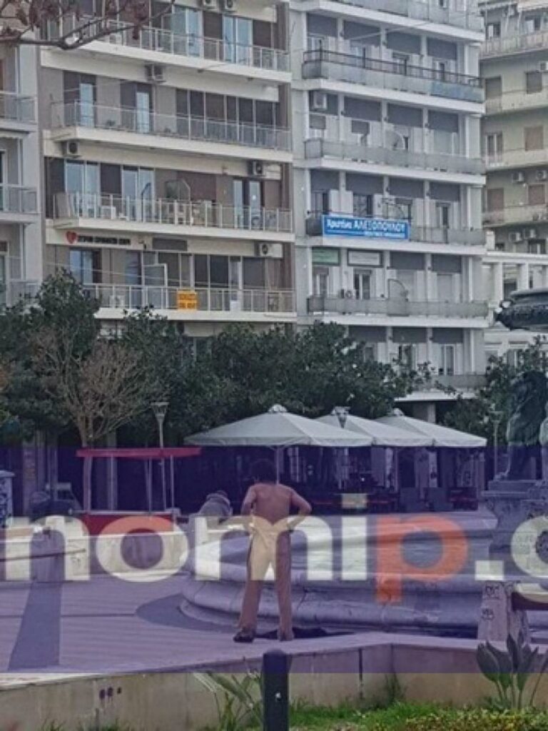Σβάστικες, νεκροκεφαλές και αετοί: Έκανε το σπίτι ναζιστική «λατέρνα» και τον κυνηγάει ο εισαγγελέας (Photos) - Media
