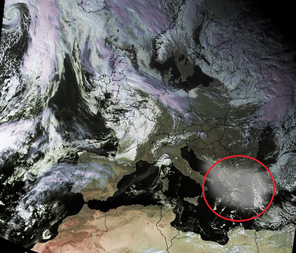 Επική τρολιά από το meteo.gr: «Δορυφορική εικόνα» με την Ελλάδα «πνιγμένη» στη τσίκνα! (Photo) - Media