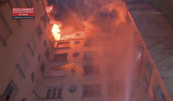 Πολύνεκρη πυρκαγιά σε πολυκατοικία στο Παρίσι: Πηδούσαν από τα παράθυρα για να σωθούν οι ένοικοι (photos και videos) - Media
