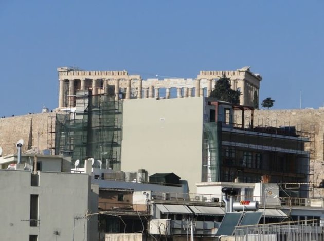 Το δημοτικό συμβούλιο της Αθήνας για το «τσιμεντένιο τείχος» γύρω από την Ακρόπολη - Media