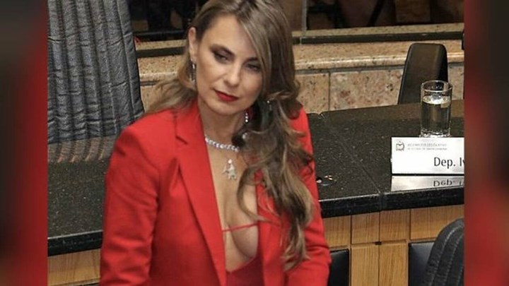 «Ποιος Μπολσονάρου…»: Η Βραζιλιάνα που τράβηξε τα βλέμματα όλων στη Βουλή (Photos) - Media