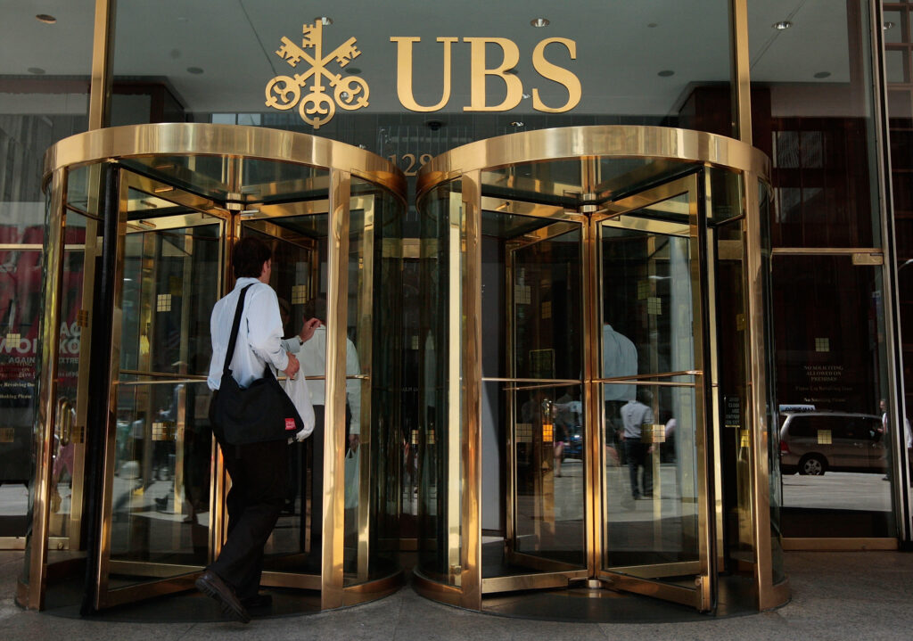 «Πλυντήριο» μαύρου χρήματος η ελβετική τράπεζα UBS – Πρόστιμο ύψους 3,7 δισεκ. ευρώ για φοροδιαφυγή - Media