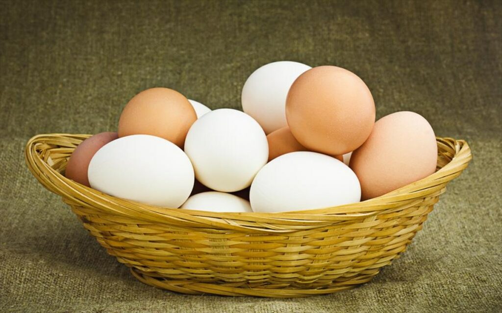 Ποια η διαφορά ανάμεσα σε καφέ και άσπρα αυγά;  - Media