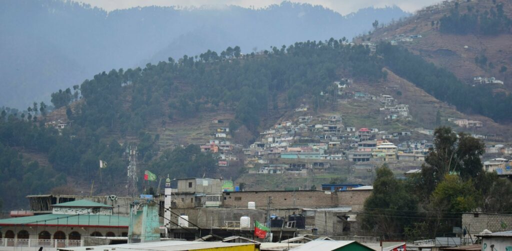 Ινδικό στρατιωτικό ελικόπτερο έπεσε στο Κασμίρ - Δυο νεκροί - Media