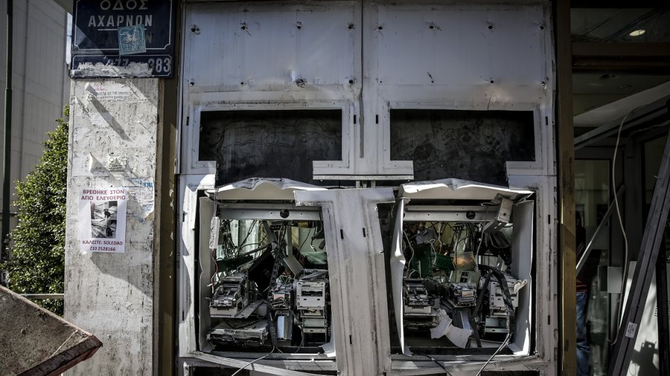 Ισχυρή έκρηξη σε ΑΤΜ στην Παλλήνη - «Οι δράστες ήταν οπλισμένοι»  - Media