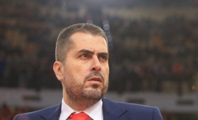 «Φιλάκια!» - Βίντεο με τον τιμ μάνατζερ του μπασκετικού Ολυμπιακού στο ΟΑΚΑ - Media