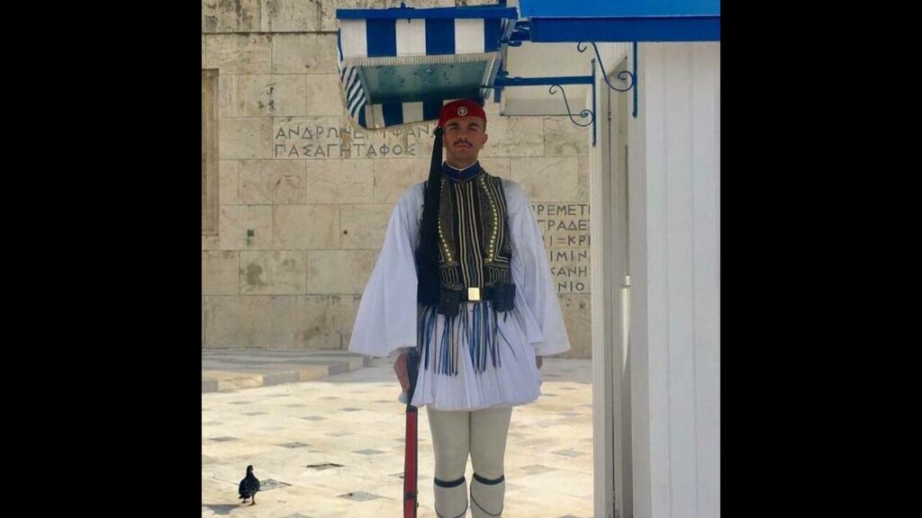 Συγκλονίζει ο προπονητής του άτυχου Εύζωνα: Καλό Παράδεισο τσολιά μου... (Photo) - Media