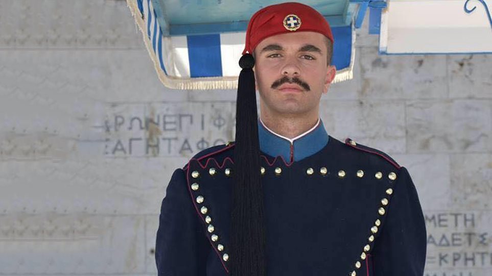 Tο μεσημέρι το τελευταίο αντίο στον 24χρονο Εύζωνα - Media