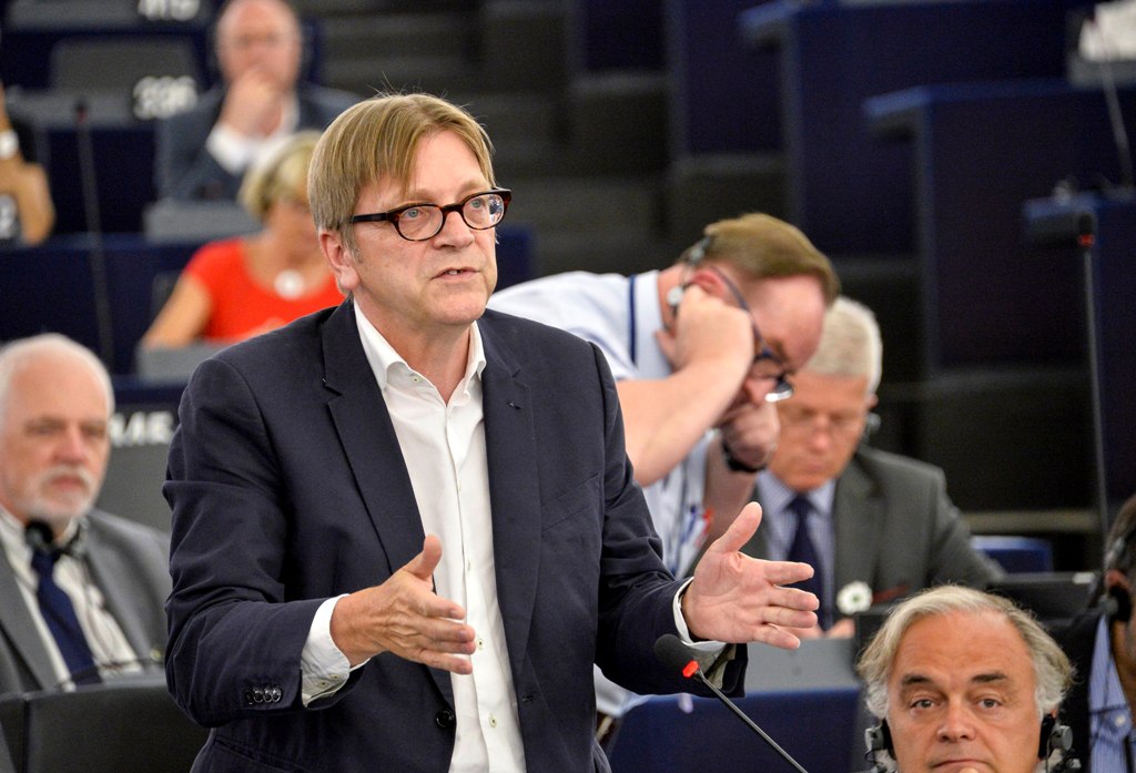 Φερχόφστατ σε Κόντε μέσα στο Ευρωκοινοβούλιο: Είστε μαριονέτα των Σαλβίνι-Ντι Μάιο (Video)  - Media