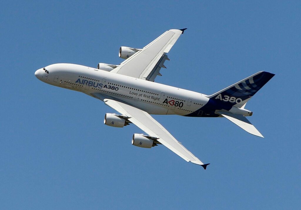Τέλος εποχής για το μεγαλύτερο αεροσκάφος του κόσμου: Η Airbus σταματάει την παραγωγή των A380 - Media