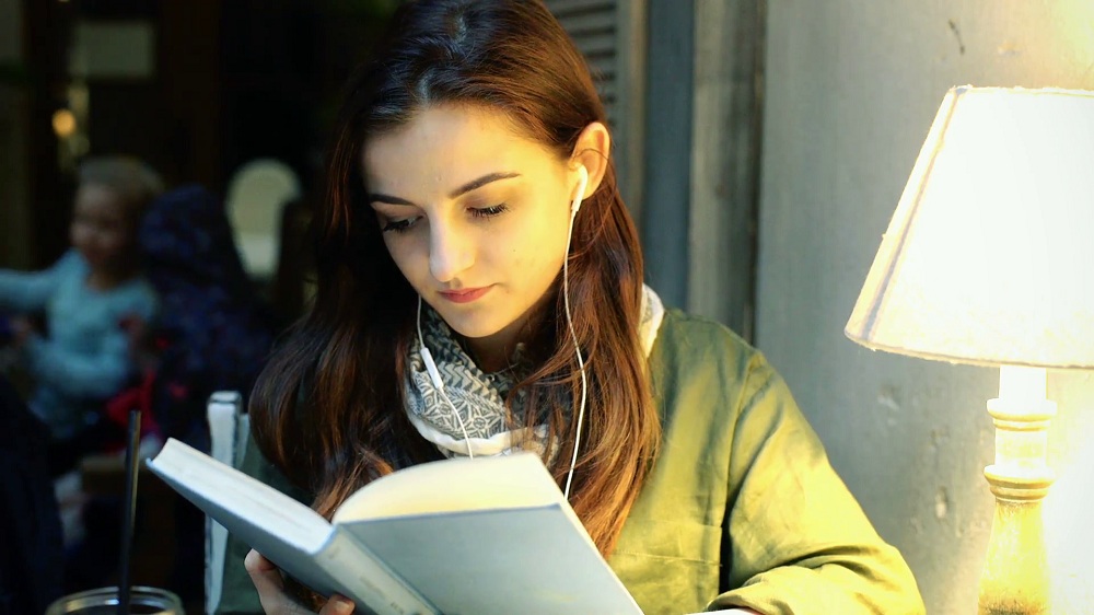 ΠΟΥ: Προσοχή – Πάνω από 1 δισεκατομμύριο νέοι άνθρωποι κινδυνεύουν να χάσουν την ακοή τους - Media