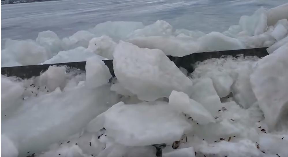 Εικόνα-σοκ: Τσουνάμι πάγου λόγω ακραίων καιρικών συνθηκών (Video) - Media