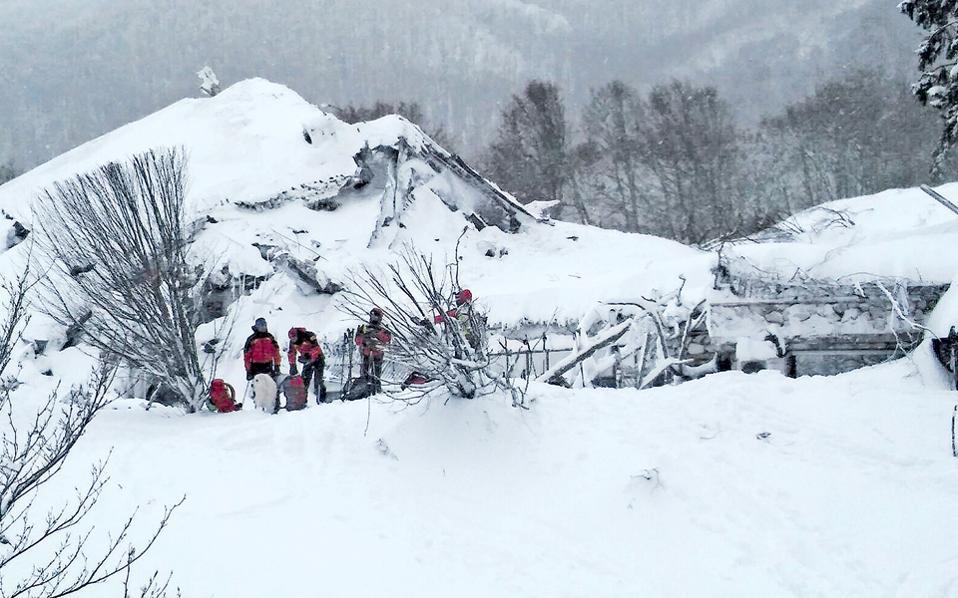 Ιταλία: Τουλάχιστον δέκα νεκροί από χιονοστιβάδες στις Άλπεις - Media