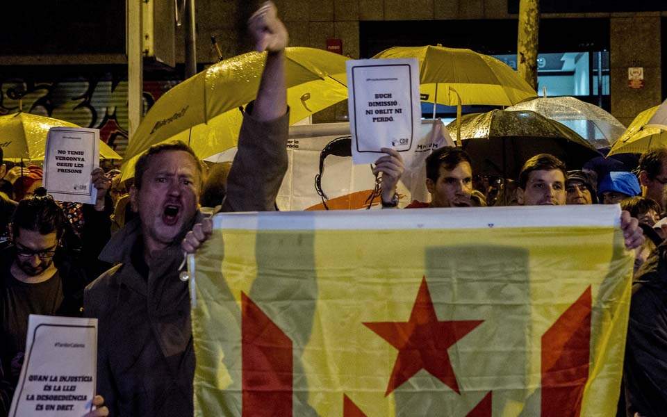 Ξεκινά η ιστορική δίκη των 12 Καταλανών αυτονομιστών ηγετών - Media
