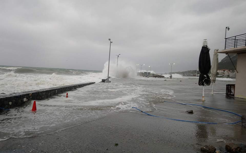 H κακοκαιρία «Χιόνη» συνεχίζεται: Καταιγίδες, χιόνια και άνεμοι έως 10 μποφόρ (Photos) - Media