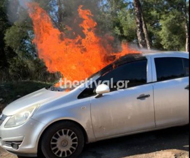 Αυτοκίνητο στον περιφερειακό Θεσσαλονίκης πήρε φωτιά εν κινήσει: Νεκρός ο οδηγός (Video) - Media