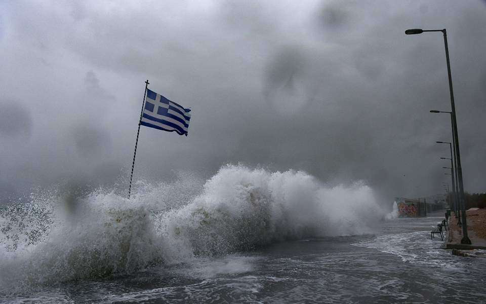 Σοβαρά προβλήματα στις ακτοπλοϊκές συγκοινωνίες - Ισχυροί άνεμοι 10 μποφόρ στο Αιγαίο - Media