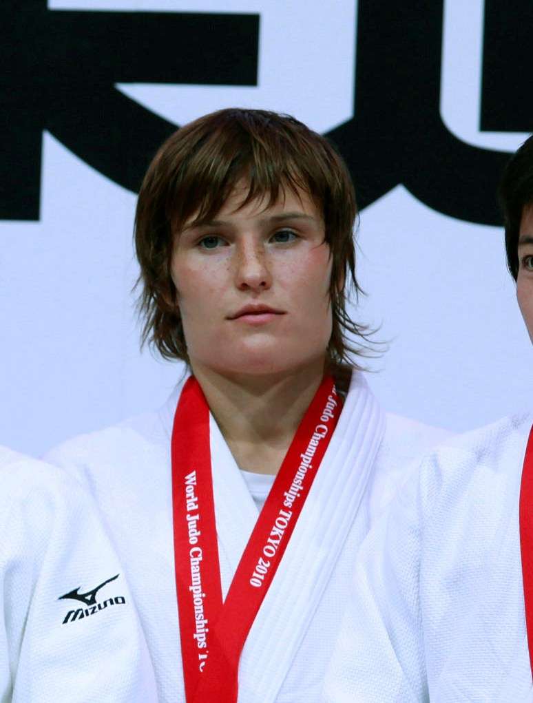 Στα πατώματα ο Πούτιν από αυτή την 29χρονη (Video) - Media