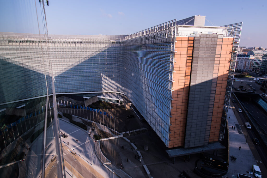 Κομισιόν: Εξάμηνη παράταση του πλαισίου ενισχυμένης εποπτείας για την Ελλάδα - Media