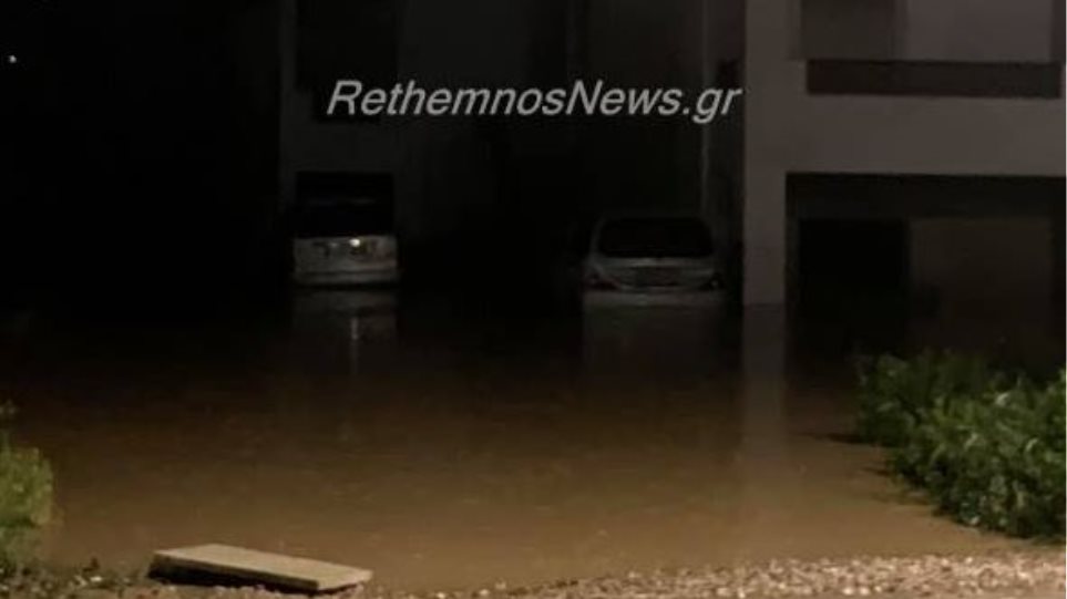 Εκκενώνεται ο Πλατανιάς Ρεθύμνου, απομακρύνονται οι κάτοικοι - Φούσκωσε το ποτάμι, φόβοι για υπερχείλιση  - Media