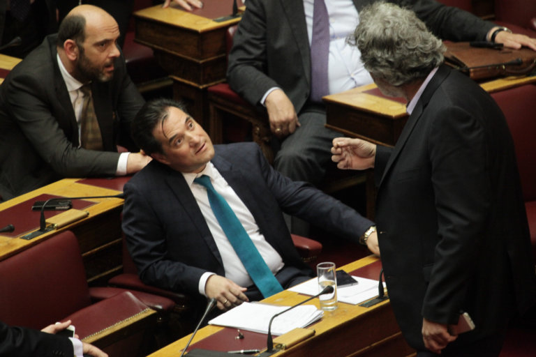 Ο Άδωνις ζητά 300.000€ από τον Πολάκη για ανάρτηση στο facebook - Media