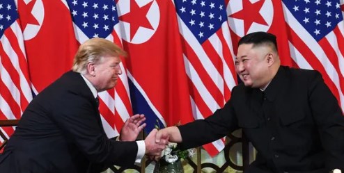 Τι λέει η «γλώσσα του σώματος» για τη σχέση Τραμπ-Κιμ - Ειδικοί αποκωδικοποιούν τις κινήσεις - Media