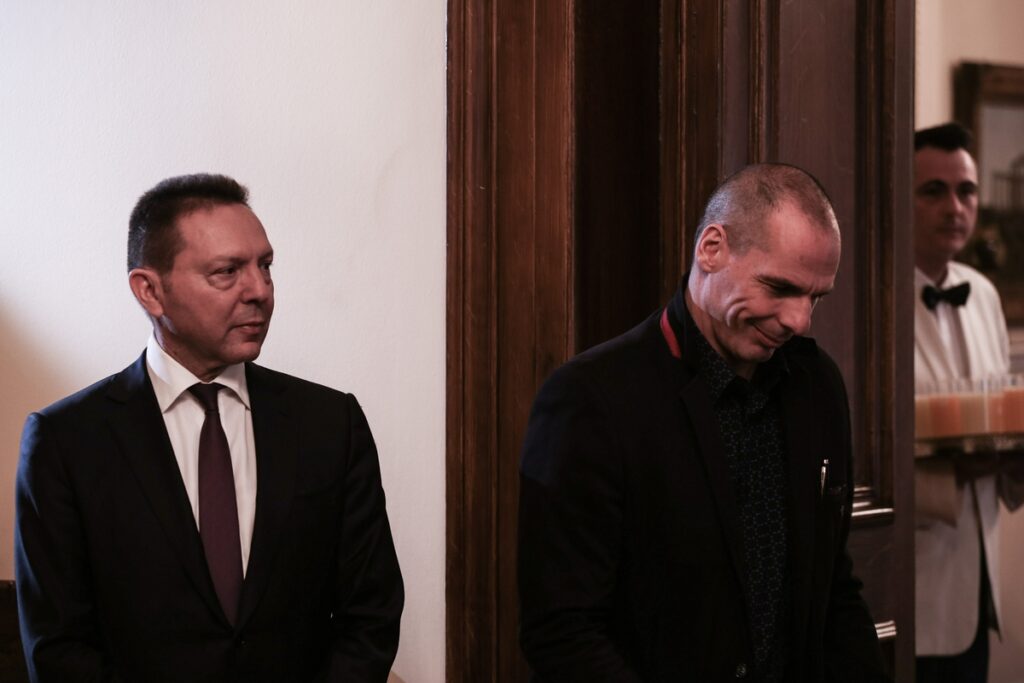 Βαρουφάκης: Πρέπει να αποπεμφθεί ο Στουρνάρας - Media