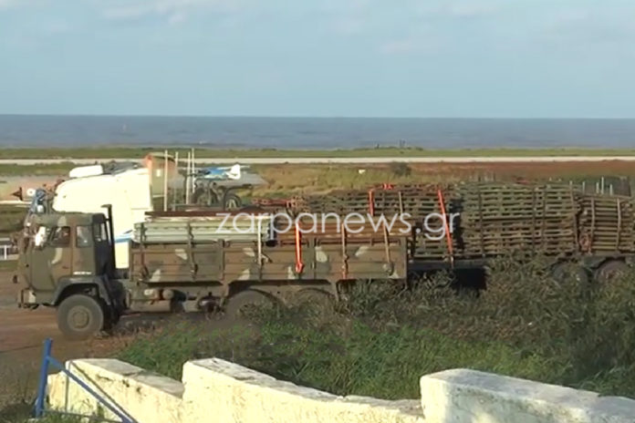 Στρατιωτικά φορτηγά μεταφέρουν τα κομμάτια για τις γέφυρες που καταστράφηκαν στην Κρήτη (Video) - Media