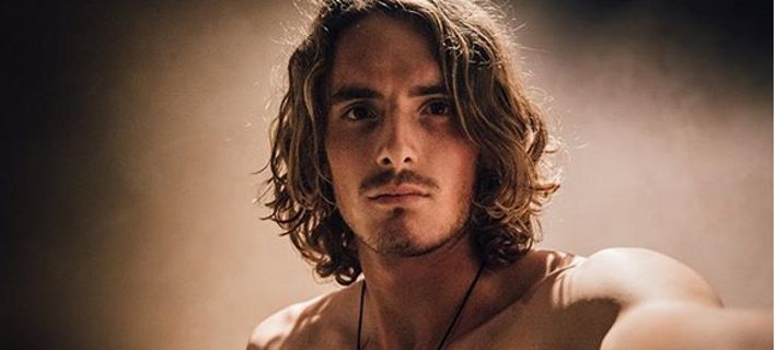 Τσιτσιπάς: Πάλευα με τα κύματα, ένιωθα να πνίγομαι - Ευχαριστώ το Θεό που ζω (Video) - Media