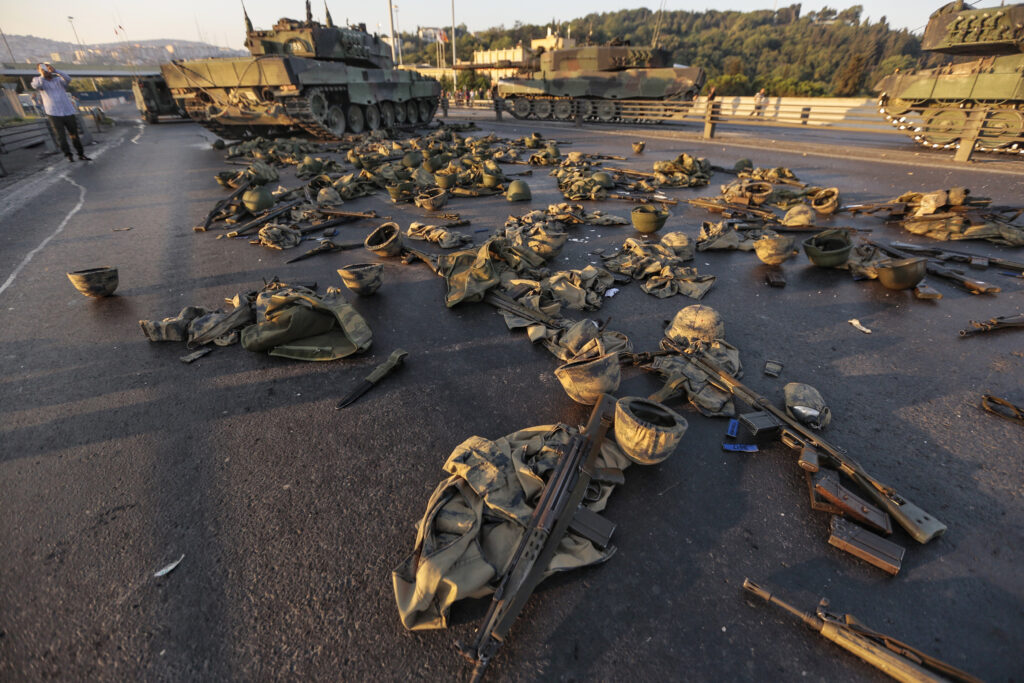 Απίστευτος Ερντογάν: Μένει χωρίς... αξιωματικούς - Διέταξε άλλες 295 συλλήψεις στελεχών των Ε.Δ. - Media
