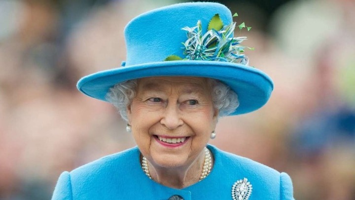 Σε αναζήτηση μπάτλερ η βασίλισσα Ελισάβετ: Ποιος θα είναι ο μισθός του - Media