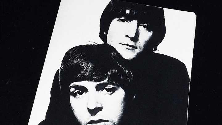 Νέα έκθεση με τα εικονικά πορτρέτα του Ντέιβιντ Μπέιλι - Media