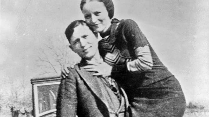 Δημοπραττούνται ποιήματα των Μπόνι και Κλάιντ - Media