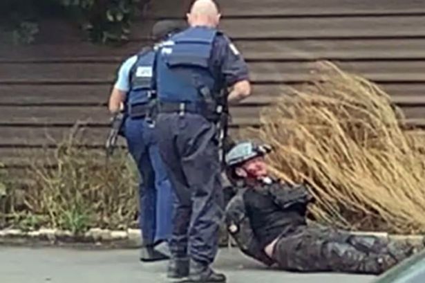 Νέα Ζηλανδία: Αστυνομικοί που είχαν βγει για εκπαίδευση συνέλαβαν τον μακελάρη - Media
