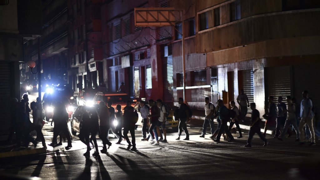 Η Βενεζουέλα βγαίνει από το σκοτάδι - Σταδιακή αποκατάσταση της ηλεκτροδότησης - Media