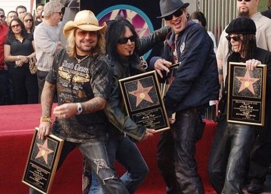 To «Like a virgin» της Madonna διασκεύασαν οι Motley Crue (Video) - Media