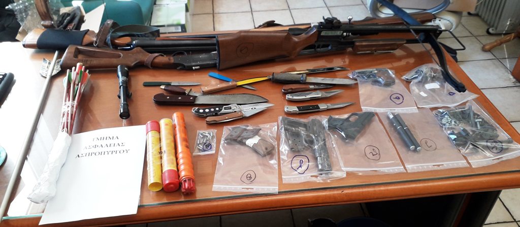 «Οπλοστάσιο» στον Ασπρόπυργο – Συνελήφθη 60χρονος (Photos) - Media