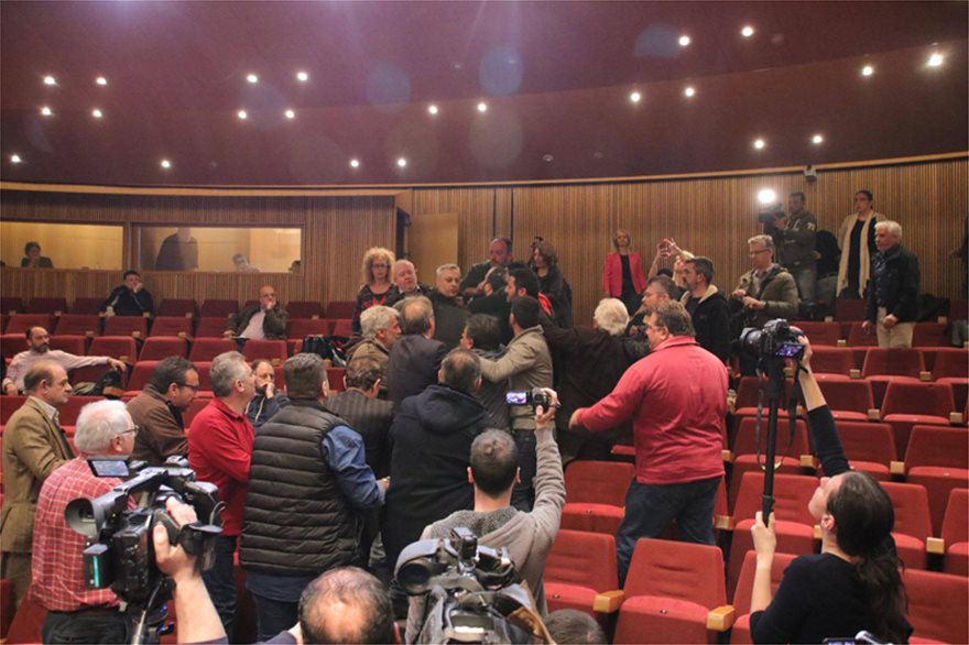 Κρήτη: Δέκα μήνες φυλάκιση στον πατέρα που κλείδωσε τον 8χρονο γιο του  στην τουαλέτα - Media