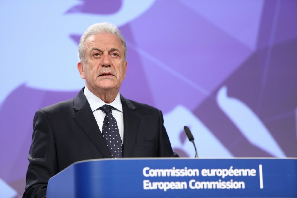 Πρόοδος αλλά και ανάγκη νέων μέτρων για την αντιμετώπιση του μεταναστευτικού, το μήνυμα του Δ. Αβραμόπουλου (Video) - Media