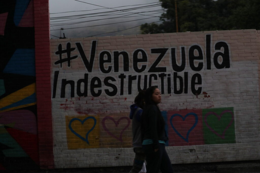 Σε κατάσταση έκτακτης ανάγκης η Βενεζουέλα - Απομακρύνουν τους διπλωμάτες τους οι ΗΠΑ - Media